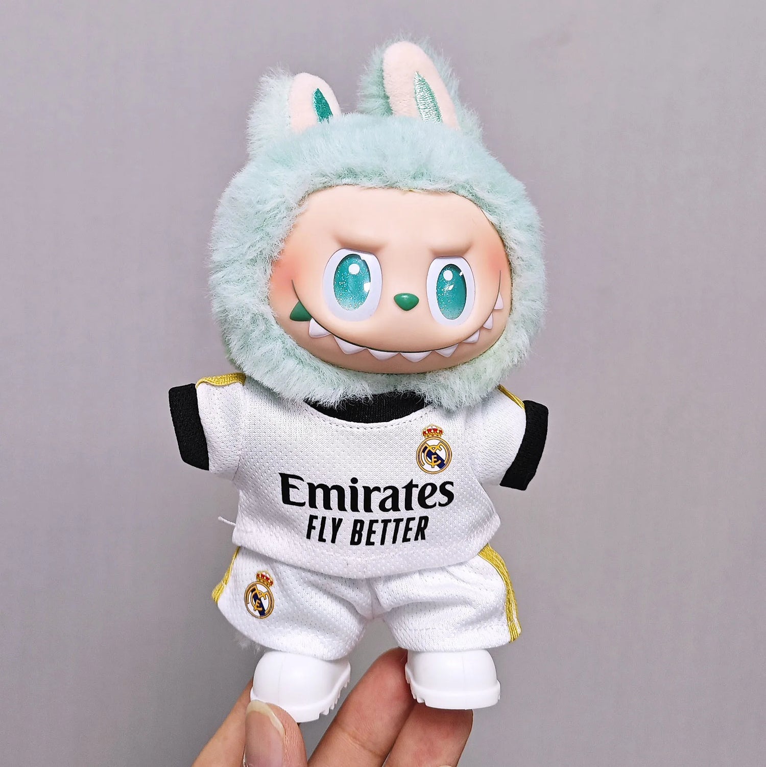 VERTRIX INNOVATIONS Labubu Football Jersey & Shoes 3-Piece Set for 15–17cm Dolls
